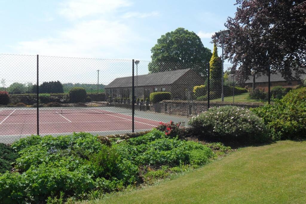 Courtside Barn, Lynn, Newport Βίλα Νιούπορτ Εξωτερικό φωτογραφία